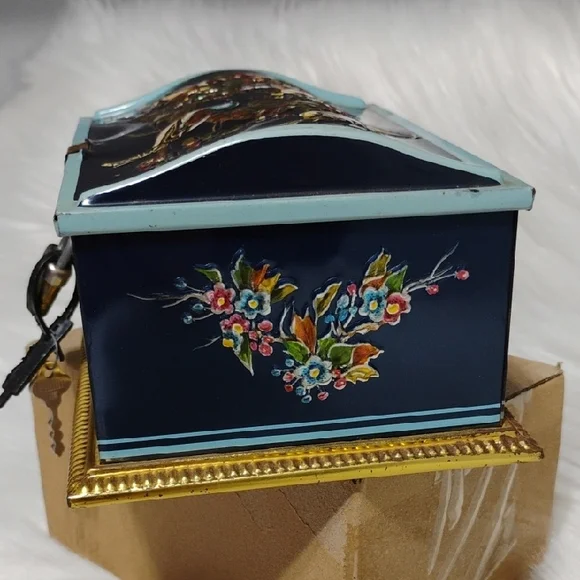 Linette Thin Metal Hand-Painted Floral & Bird Decor Print Box W Lock/Keys (BX80) - Picture 2 of 15